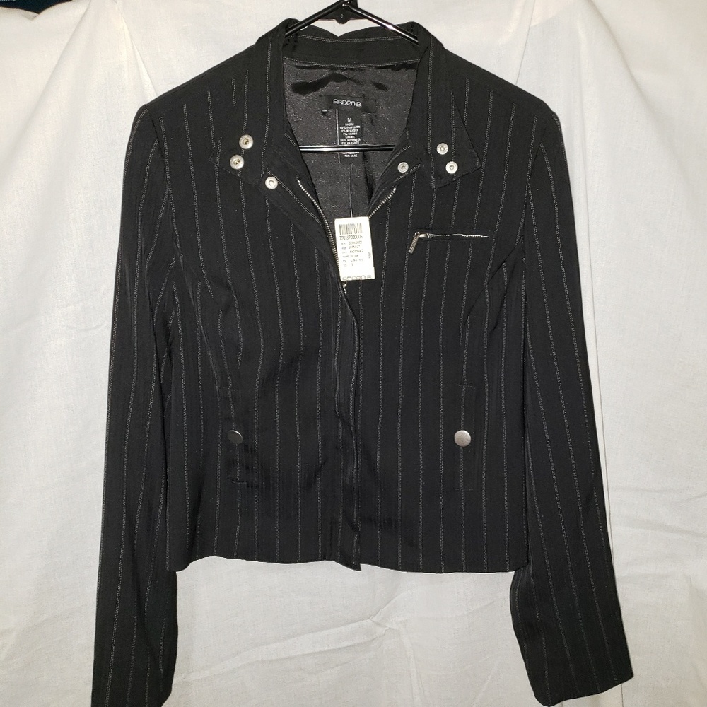 Arden B Cropped Zip Front Blazer